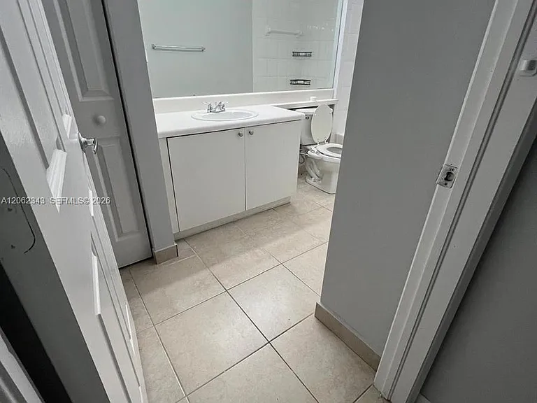 8020 N Nob Hill Rd #102 — Photo 7