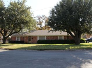 1100 Tamarisk Dr, Mexia, TX 76667