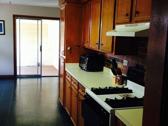 4th image of 219 Deerfield Club Dr