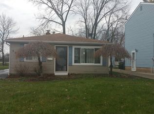 924 Center Rd, Eastlake, OH 44095