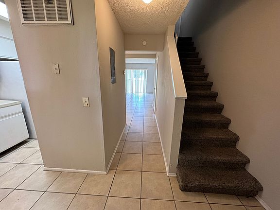 5th image of 203 Watts Ln APT B