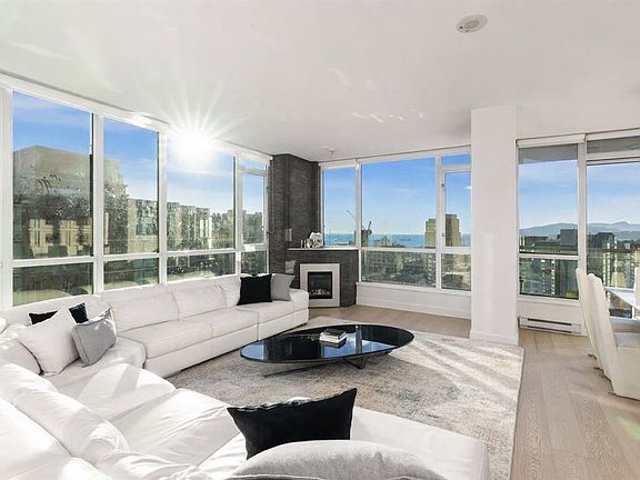 2nd image of 1328 W Pender St #3501