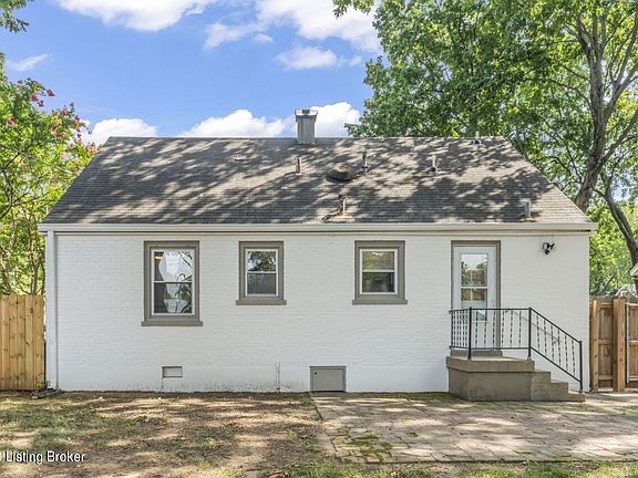 4th image of 2818 Yorkshire Blvd