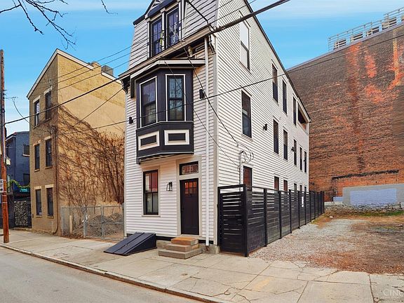 2nd image of 125 Green St