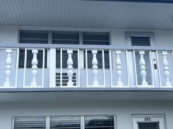234 Camden J #234, West Palm Beach, FL 33417