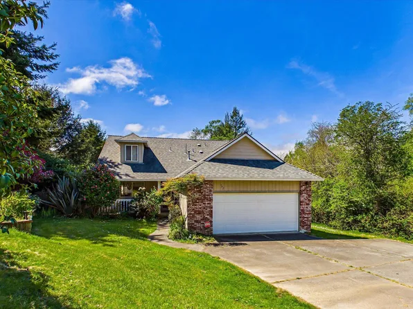 942 Elizabeth Barcus Way, Fortuna, CA 95540