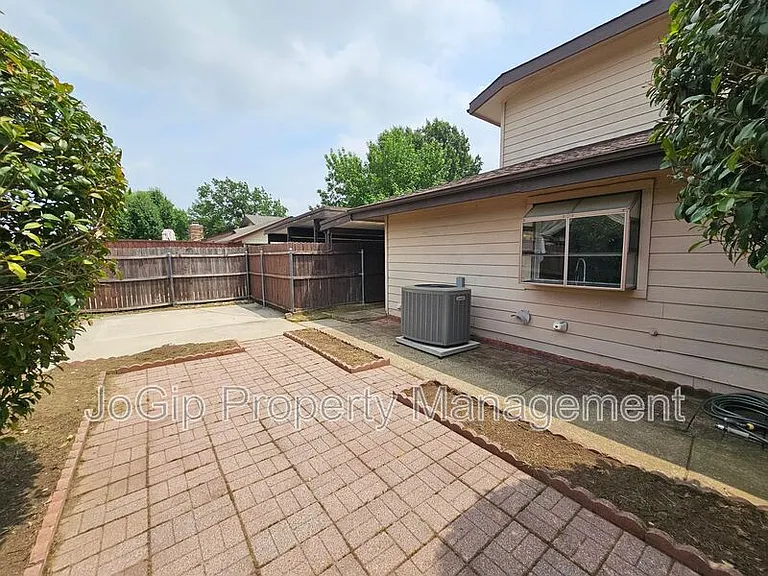 601 Harvest Hill St — Photo 28
