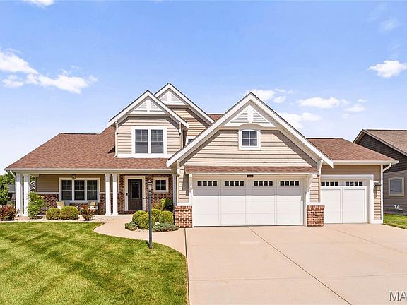 2nd image of 3856 Plymouth Dr