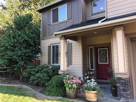 2nd image of 8108 10th Pl NE
