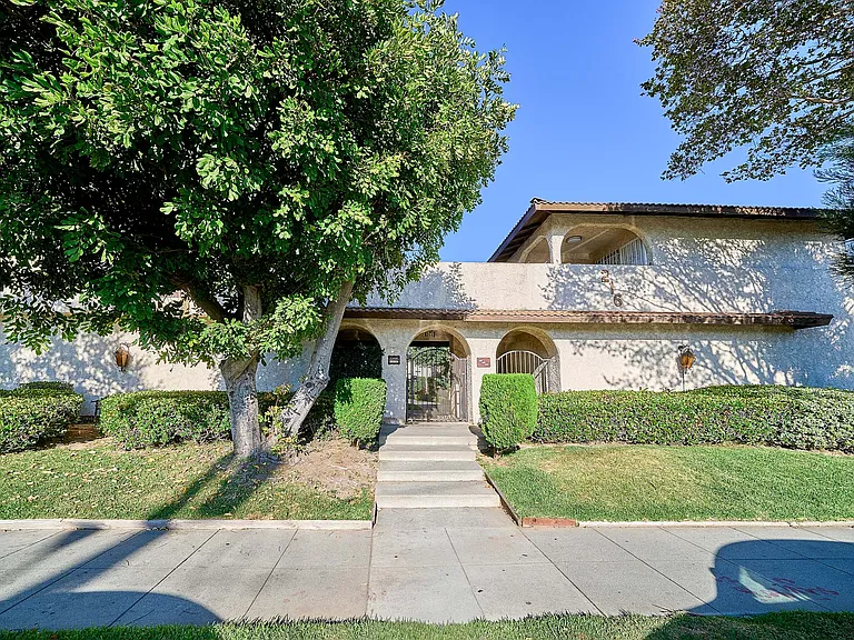 216 N Alhambra Ave #B — Photo 2