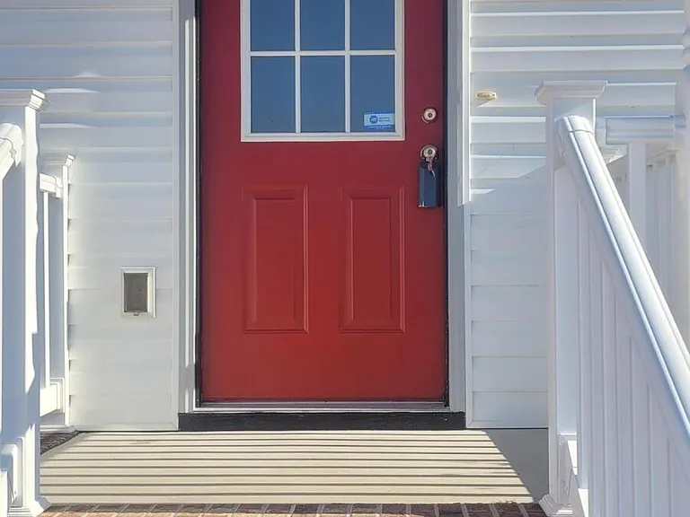 611 Prince William Dr — Photo 2
