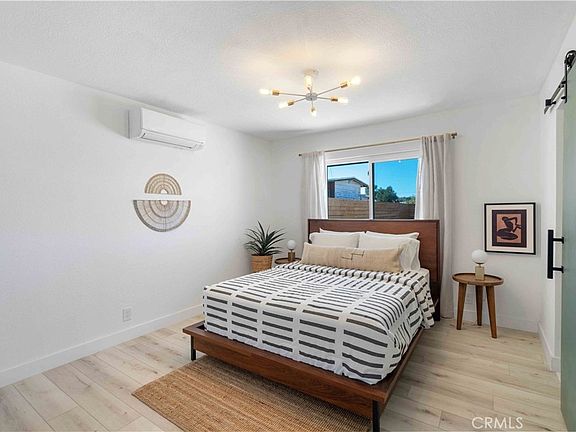 3rd image of 62044 Valley View Cir