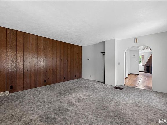 4th image of 1212 Kinsella Ave