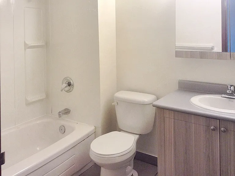 520 11th St #218 — Photo 6
