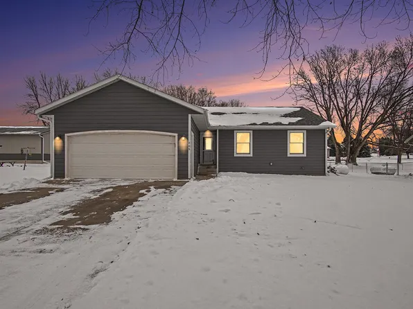 406 S 3rd St, Beaver Creek, MN 56116