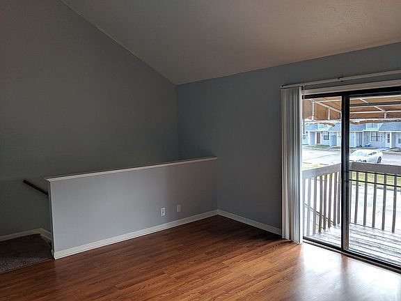 2nd image of 755 Burcale Rd APT I8