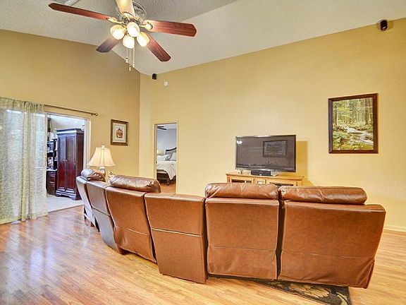 5th image of 6110 Bluegrass Dr