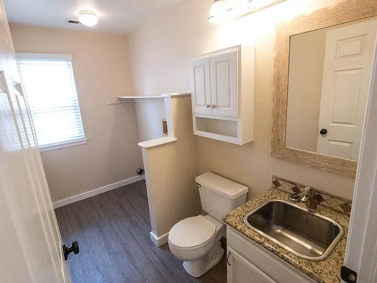1105 Stoneham St — Photo 29