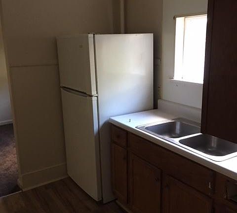 2nd image of 18 E Emerling Ave APT 4