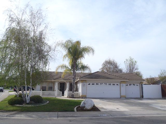 1st image of 1204 Hiddenwood Dr