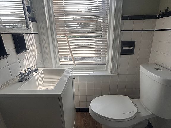2nd image of 837 Genesee St #1