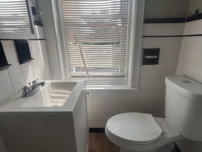 837 Genesee St #1 — Photo 2