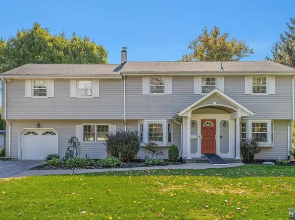68 Blauvelt Dr, Harrington Park, NJ 07640