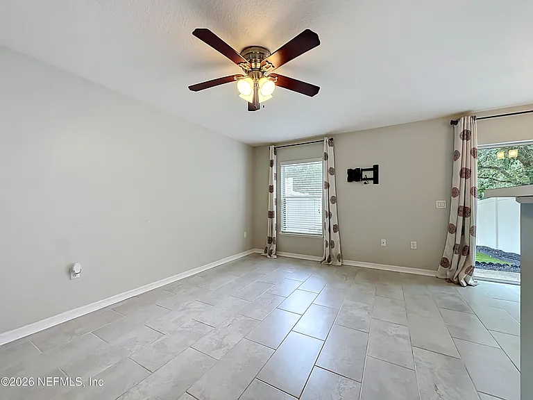 8224 Halls Hammock Ct — Photo 7