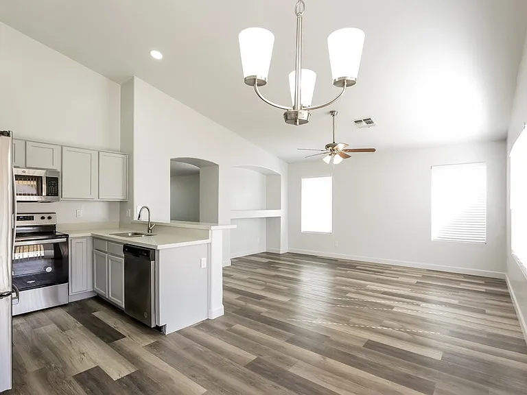 6417 W Magnolia St — Photo 5