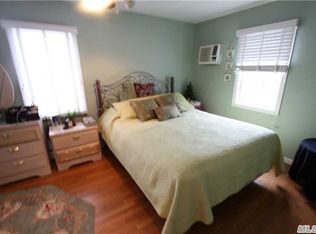46 Silver St, Patchogue, NY 11772