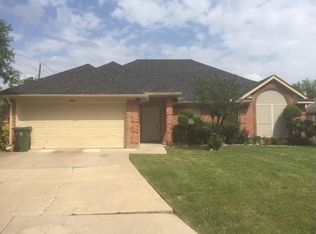 3401 Mayflower Ct, Arlington, TX 76014