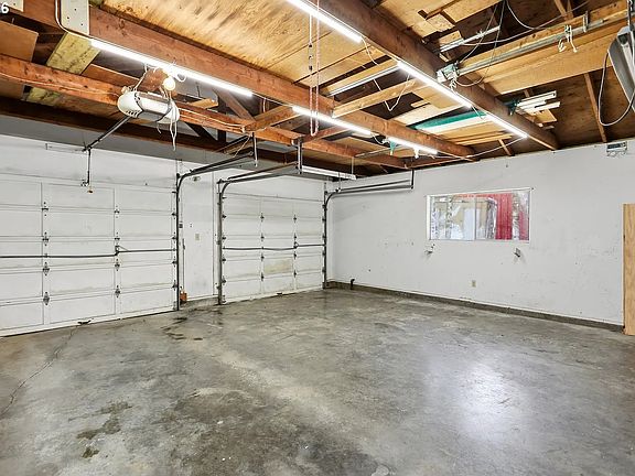 2nd image of 392 Baker Rd #2