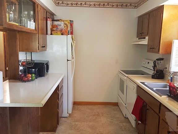 5th image of 1004 Geneseo St