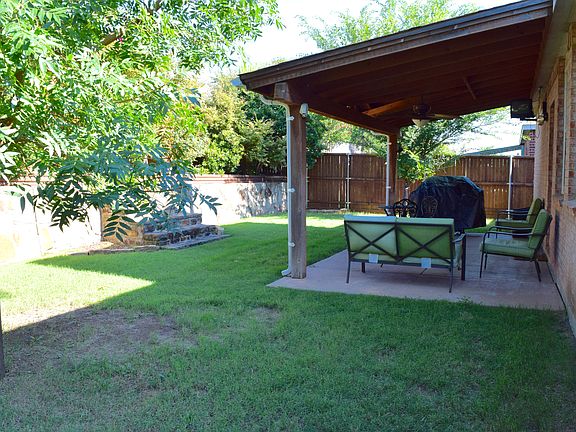 2nd image of 2412 Itasca Dr