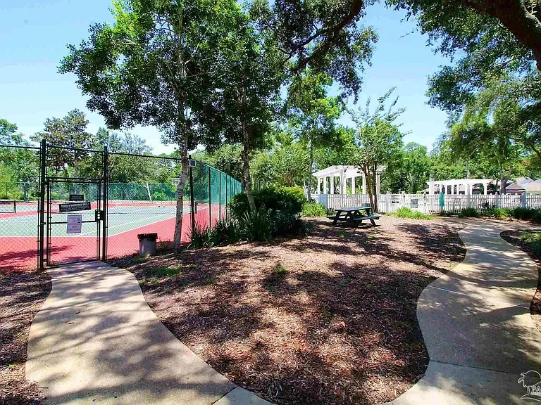 9850 Rail Cir — Photo 6