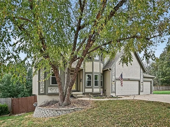 21711 W 51st Pl, Shawnee, KS 66226