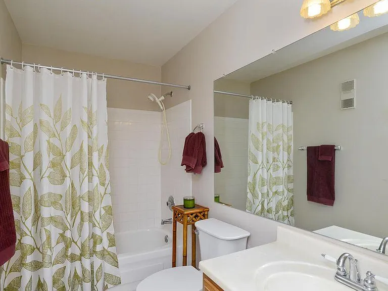 427 Wright St #302 — Photo 11