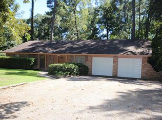 113 Magnolia Ln, Conroe, TX 77304