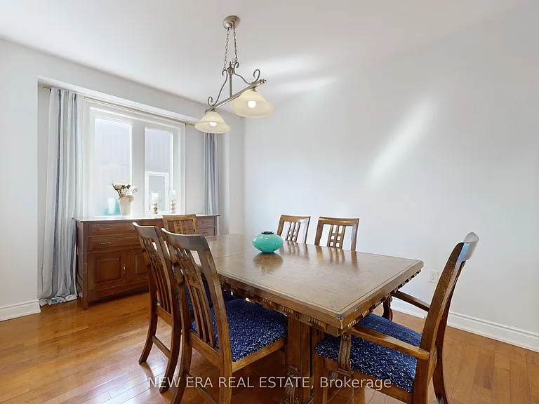 1031 Lake Dr N #UPPER — Photo 11