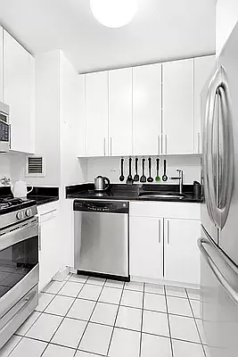 Rented by R New York | media 4