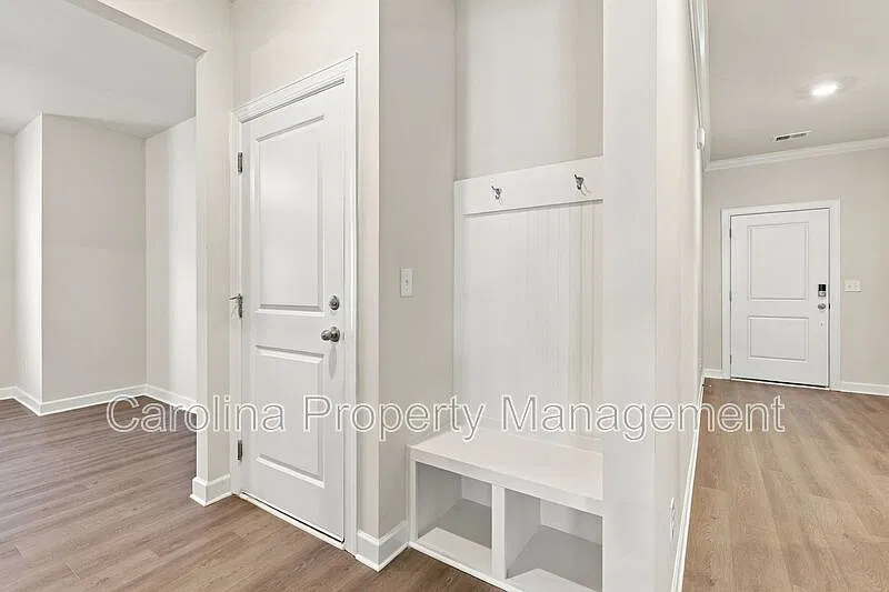 3 bed, 2.0 bath, $2,350 — Photo 4