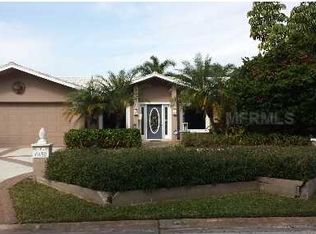 6450 Tanglewood Dr NE, Saint Petersburg, FL 33702