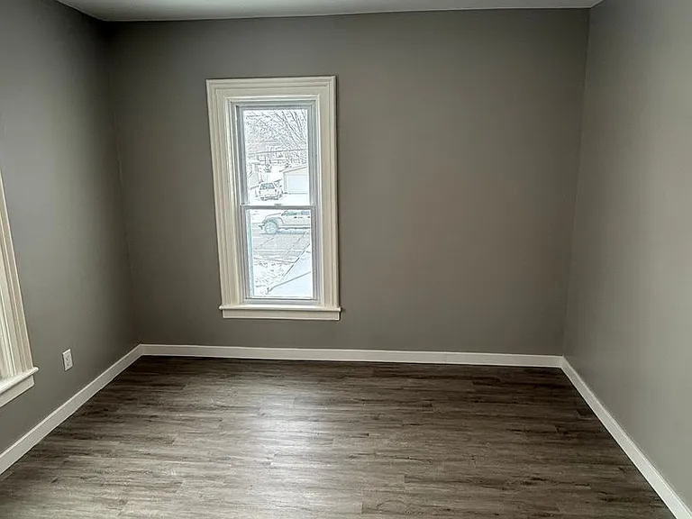 276 E Chicago Blvd — Photo 19