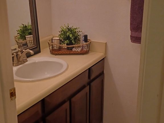 Entryway/guest bath