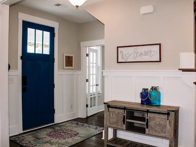 393 Oak Park St — Photo 3