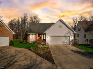 562 Fountain View Trl, Aurora, OH 44202