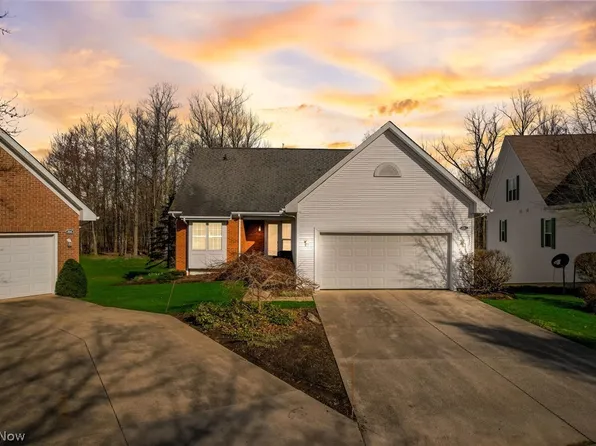 562 Fountain View Trl, Aurora, OH 44202