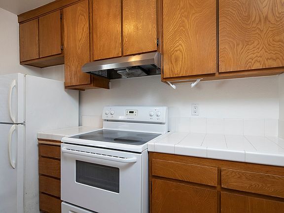 5th image of 2112 Garnet Ave APT 2D