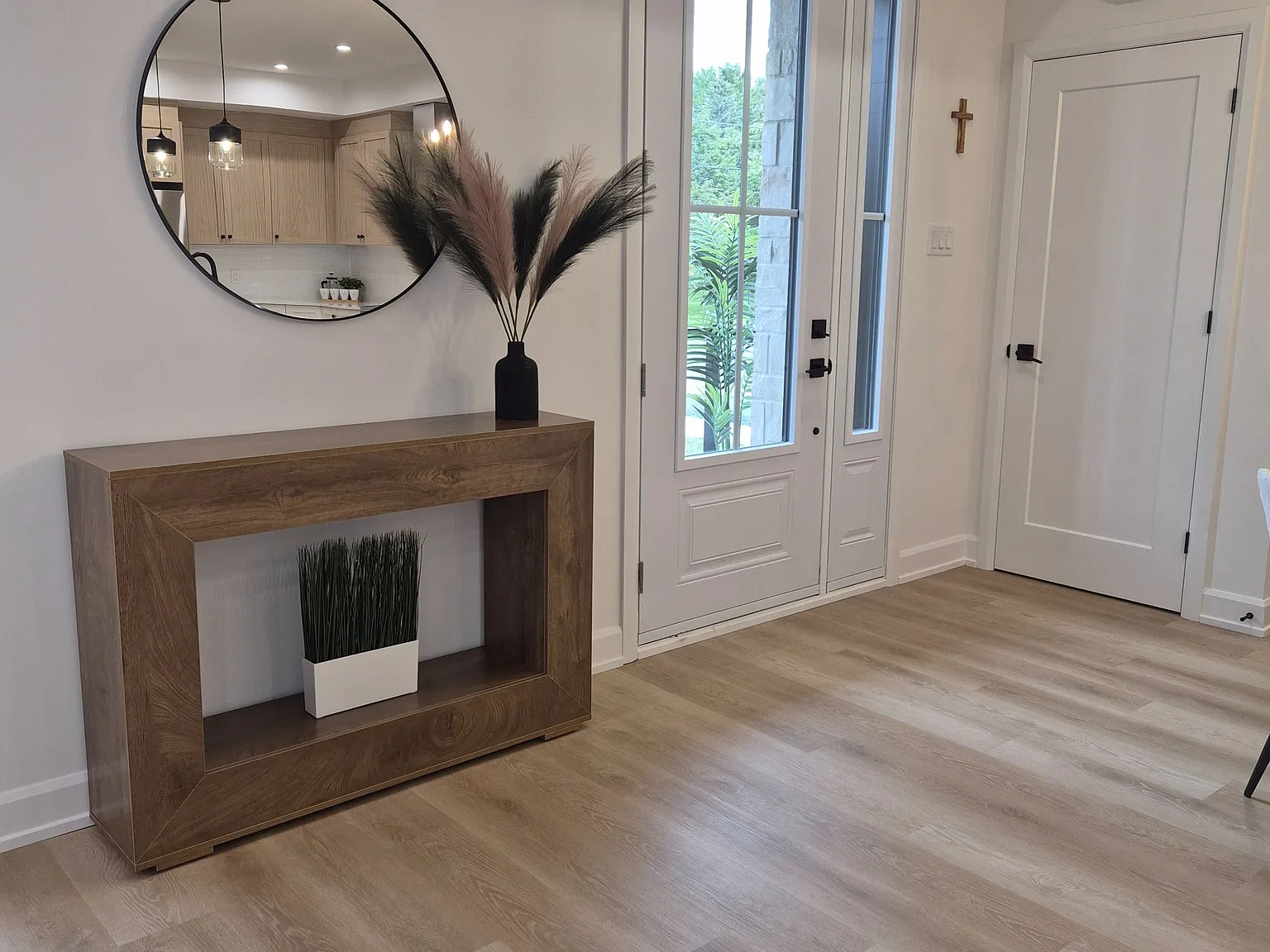 2 bed, $2,850 — Photo 2