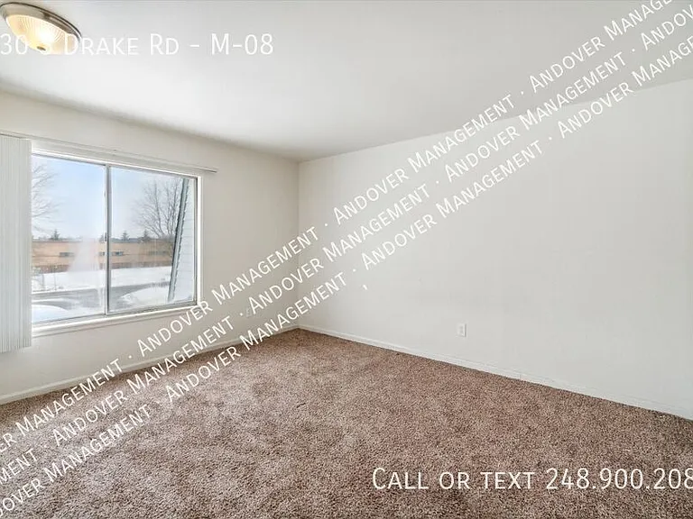 330 S Drake Rd #M-08 — Photo 36